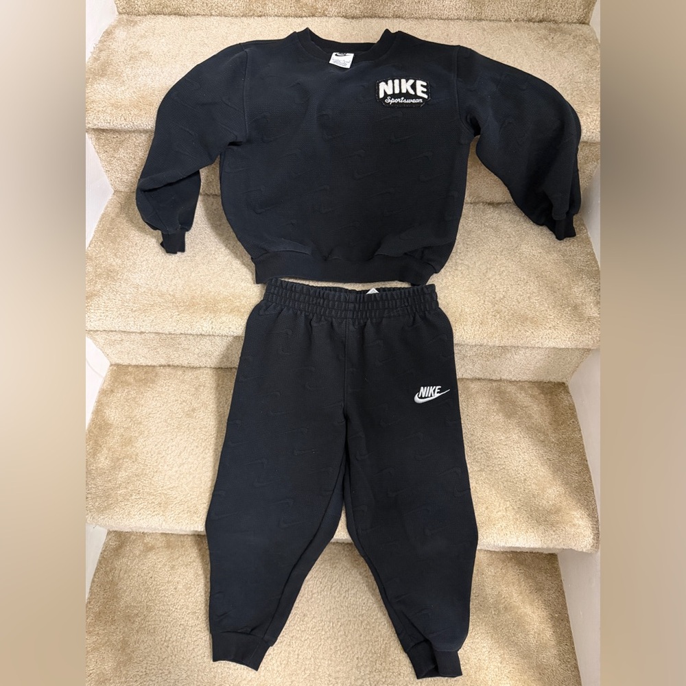 Nike Kids Black Sweatpants and Sweatshirt Set